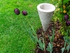 Kegelförmiger Gartenstecker aus Beton