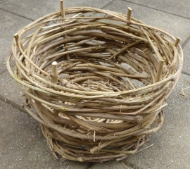 Fertiger Korb aus Lianen