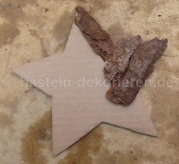 stern-mit-baumrinde-bekleben