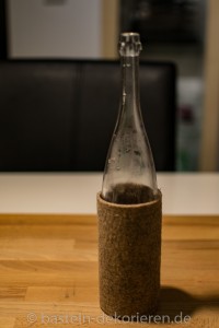 Flasche mit Filz beklebt als Herbstdeko